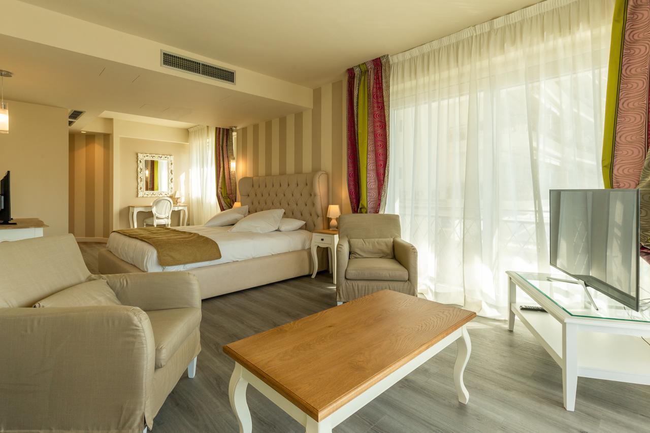 מנטון La Dolce Vita Hotel מראה חיצוני תמונה