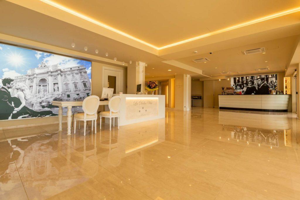 מנטון La Dolce Vita Hotel מראה חיצוני תמונה
